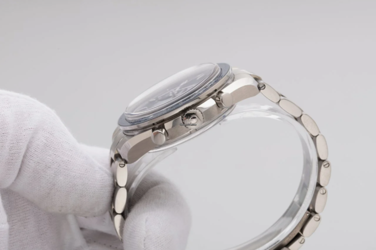 Omega Speedmaster Moonwatch Chronograph Co-axial